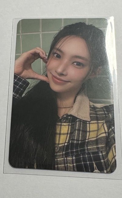 ILLIT SUPER REAL ME 專輯卡 REAL ME B ver.