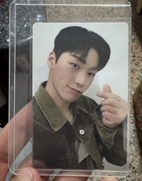 綠衣手指愛心傘