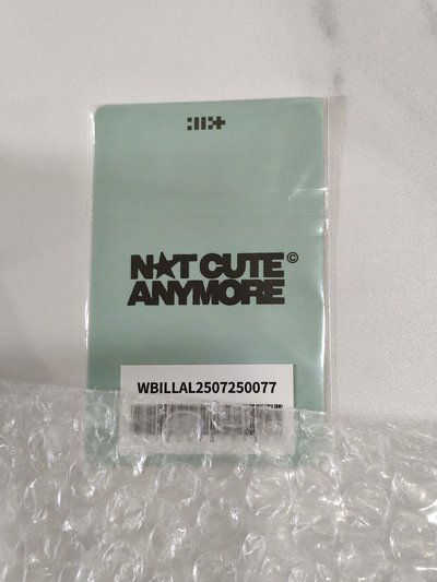 🔴NOT CUTE ANYMORE 日咖 預售 特典卡 