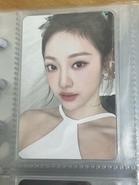 2024年曆隨機卡寧