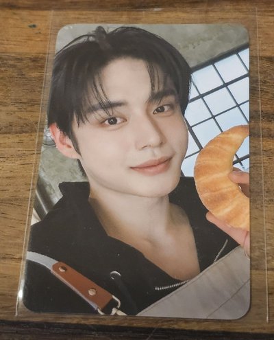 正規一 wm 2.0 簽售卡 牛角麵包 ver.