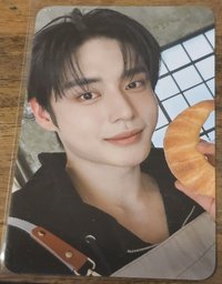  牛角麵包 ver. -  jiwoong 