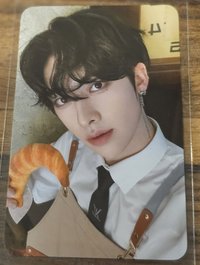  牛角麵包 ver. - Ricky 