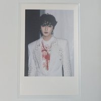 嚴浩翔白西裝拍立得