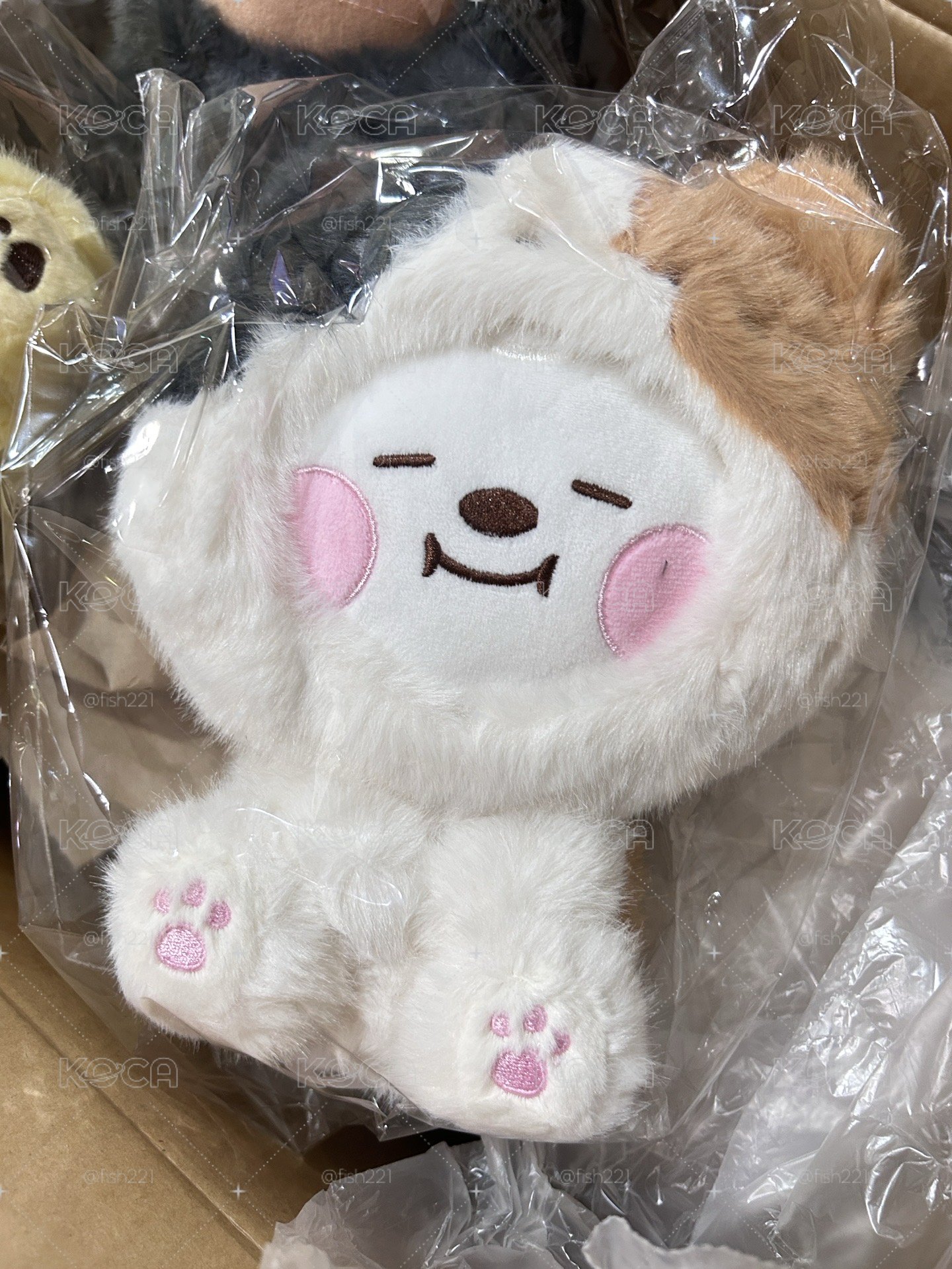 BT21 more fluffy 大娃 坐娃
