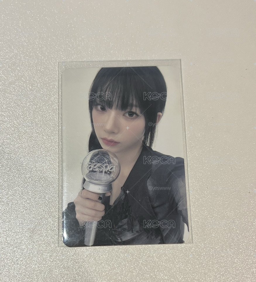 aespa Karina 官方手燈2.0 小卡