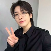 忙內與他的毒唯