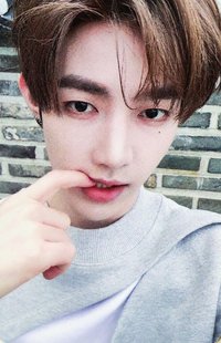 正規一 sr 簽售卡 咬手指 ver.