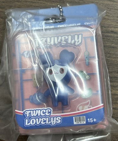 TWICE 子瑜模型扭蛋💙