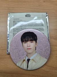 seventeen holiday率徽章