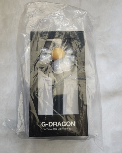 GD ZOA聯名彩妝、絲巾、小娃、馬克杯、小手燈、贈品