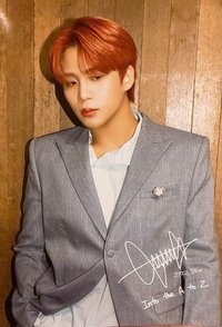 Into the A to Z FamilyMart 生寫真 簽名版