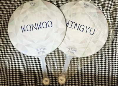 （兩支不拆）seventeen 珉佑 白軍裝 大扇子