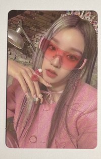 QUEEN ver. YUQI 🦒