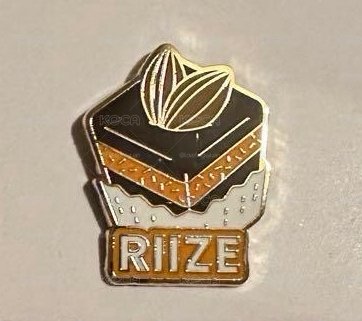 RIIZE SMTOWN 栗子蛋糕別針