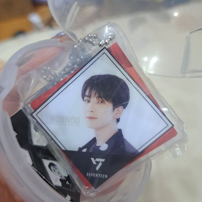 SEVENTEEN 萬代聯名 扭蛋吊飾 圓佑
