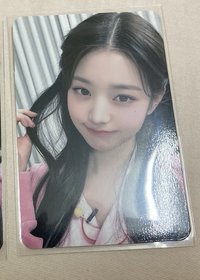 IVE 楠藝 特典 睡衣員（偏藍綠冷色調）