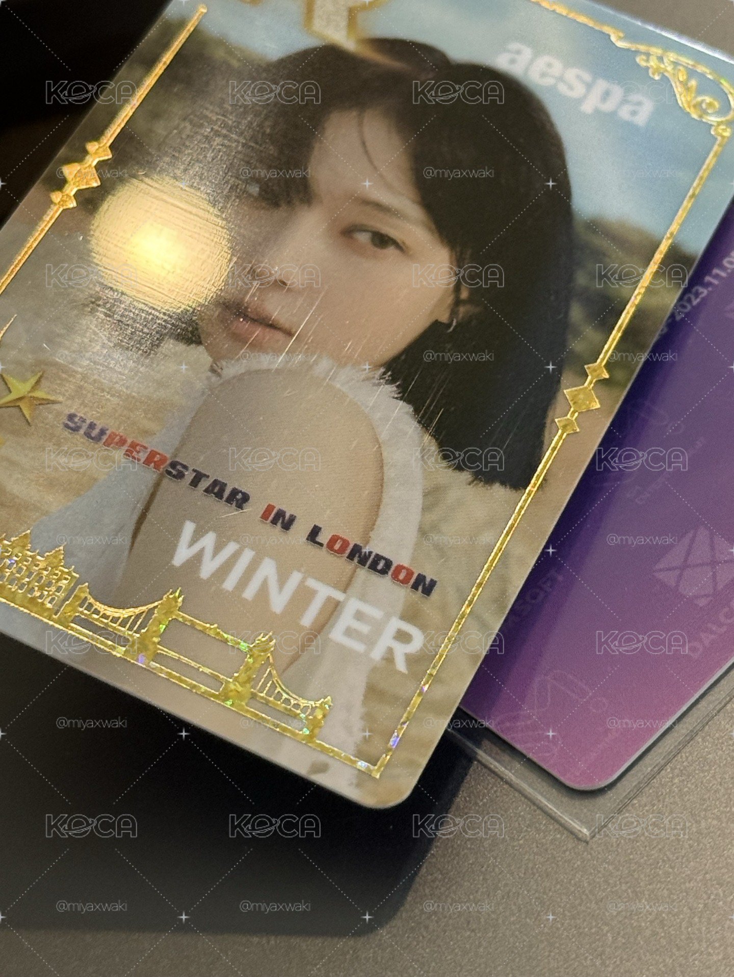 我的眼神給出去了 身體形成一個X型👀