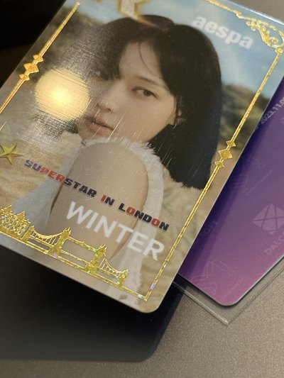 我的眼神給出去了 身體形成一個X型👀
