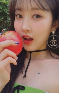 WE NEED LOVE 專輯卡 