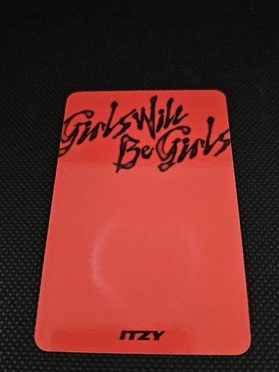 ITZY 第 10 張迷你專輯 《Girls Will Be Girls 分隊卡