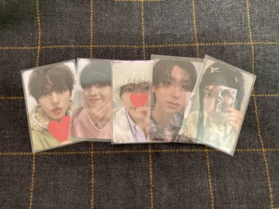 Kick flip 出道專 限量版+普版（普版為空專）