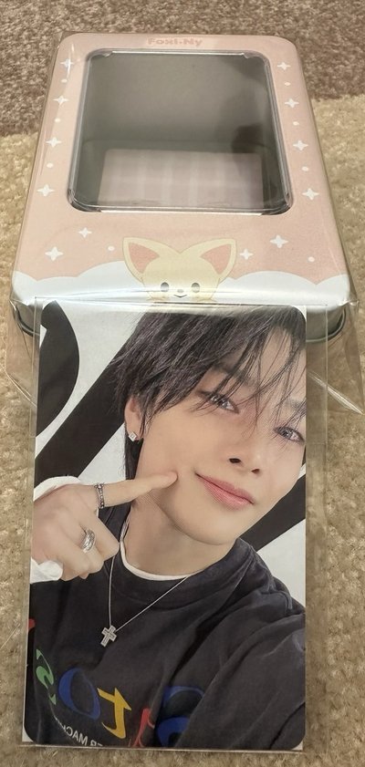 全新未拆SKZ鐵盒（含鐵盒卡）+滿額卡