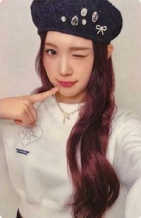 LILY BROWN 代言卡 