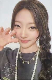 LILY BROWN 代言卡 