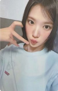 LILY BROWN 代言卡 