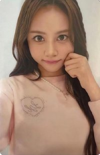 LILY BROWN 代言卡 