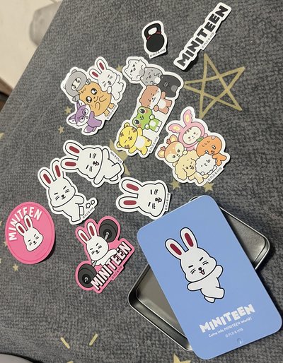 Miniteen 崔櫻桃 哲 鐵盒貼紙組