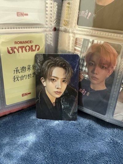 李羲羲睜著小鹿眼萌萌看你