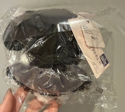 Maison de FLEUR 黑色美樂蒂吊飾娃娃