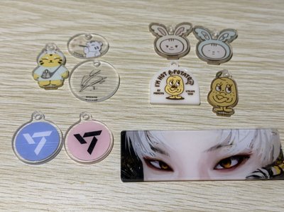 成員自製 壓克力吊飾