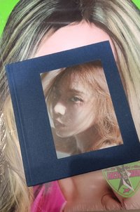 上緣小磕碰，背面輕微刮痕