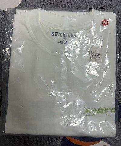 SVT RIGHT HERE曼谷限定白T