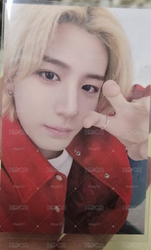 Boynextdoor Leehan 日本咖啡廳 special menu卡 