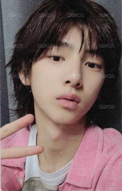 st pb訓+訓隱眼卡+skz寅拿娃魔法卡（3張不拆售）