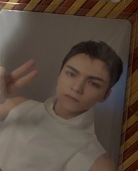 比耶但是看起來好像不太開心的率哥