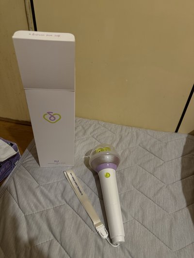 李知恩IU三代手燈I-KE VER.3（無特典）