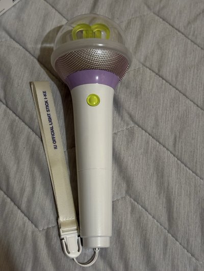 李知恩IU三代手燈I-KE VER.3（無特典）