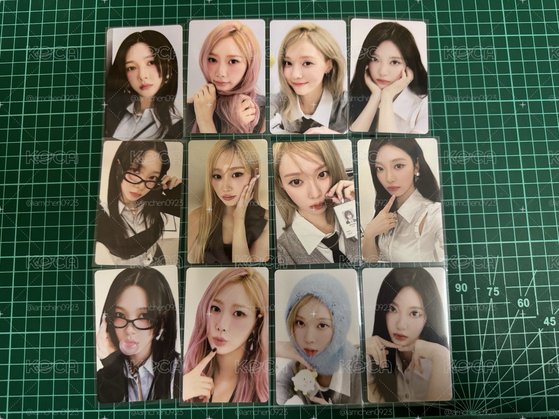 2025 年曆卡固配+特典一套共12張