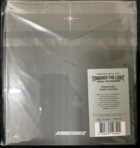 TOWARD THE LIGHT 成員相片組-榮(全新未拆)