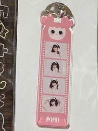 迷二 JYP JAPAN 鑰匙圈吊飾 Momo 四宮格
