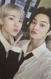 LIBERTY : IN OUR COSMOS 專輯卡 雙人卡