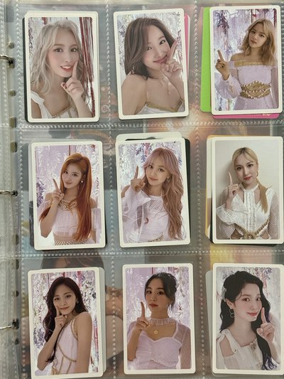 TWICE 年曆小卡