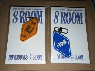 8ROOM 鑰匙圈吊飾（不含卡）