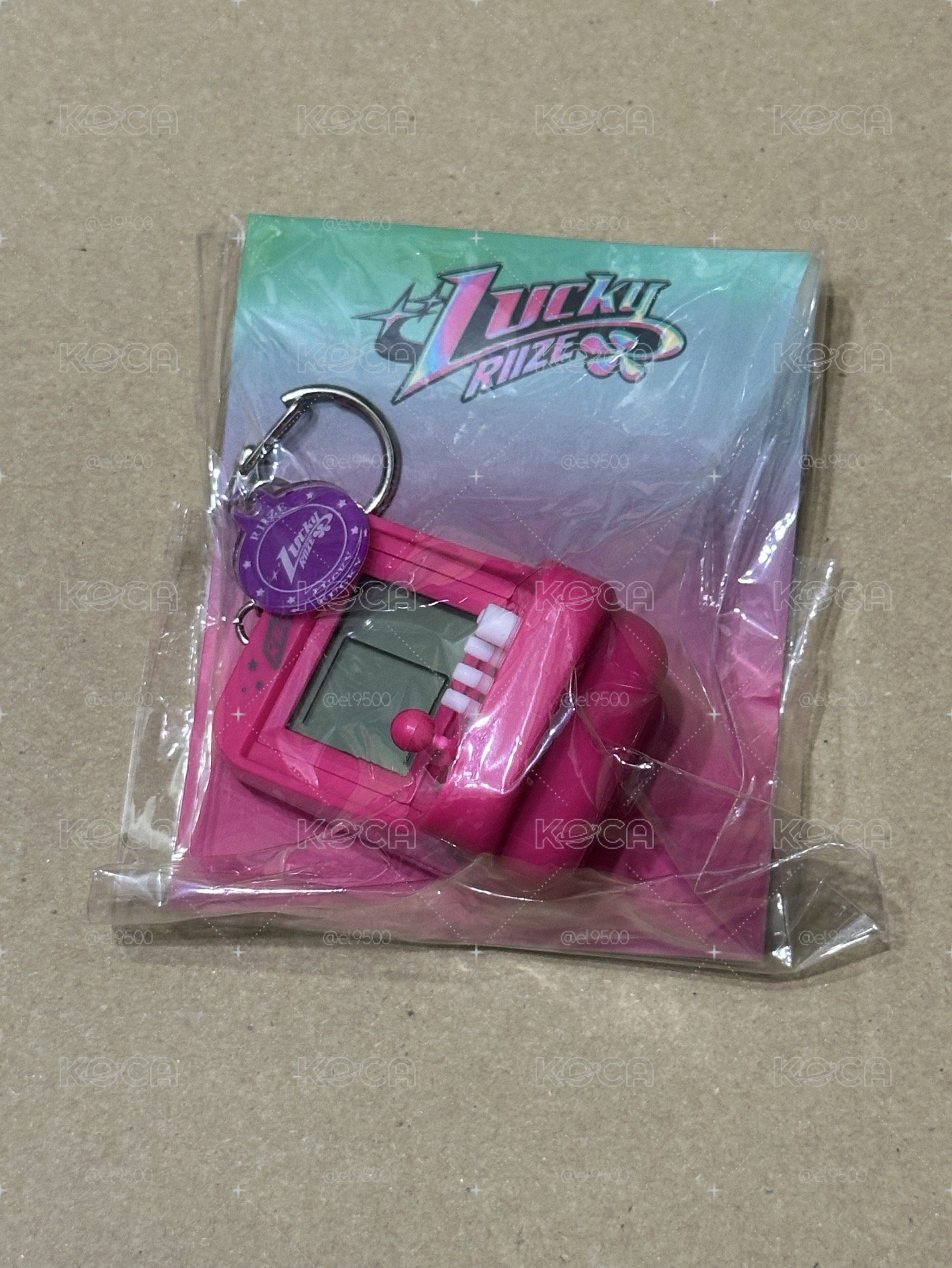 RIIZE LUCKY 遊戲機吊飾 可以玩