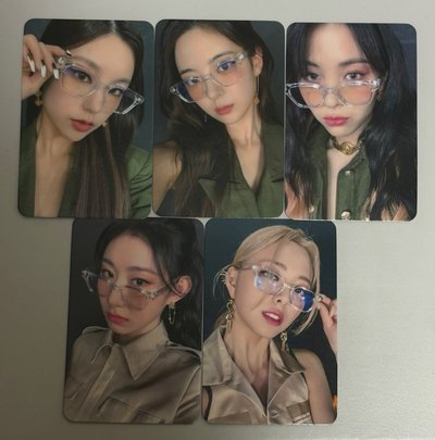 ITZY CHECKMATE SW2.0 軍裝墨鏡特典卡